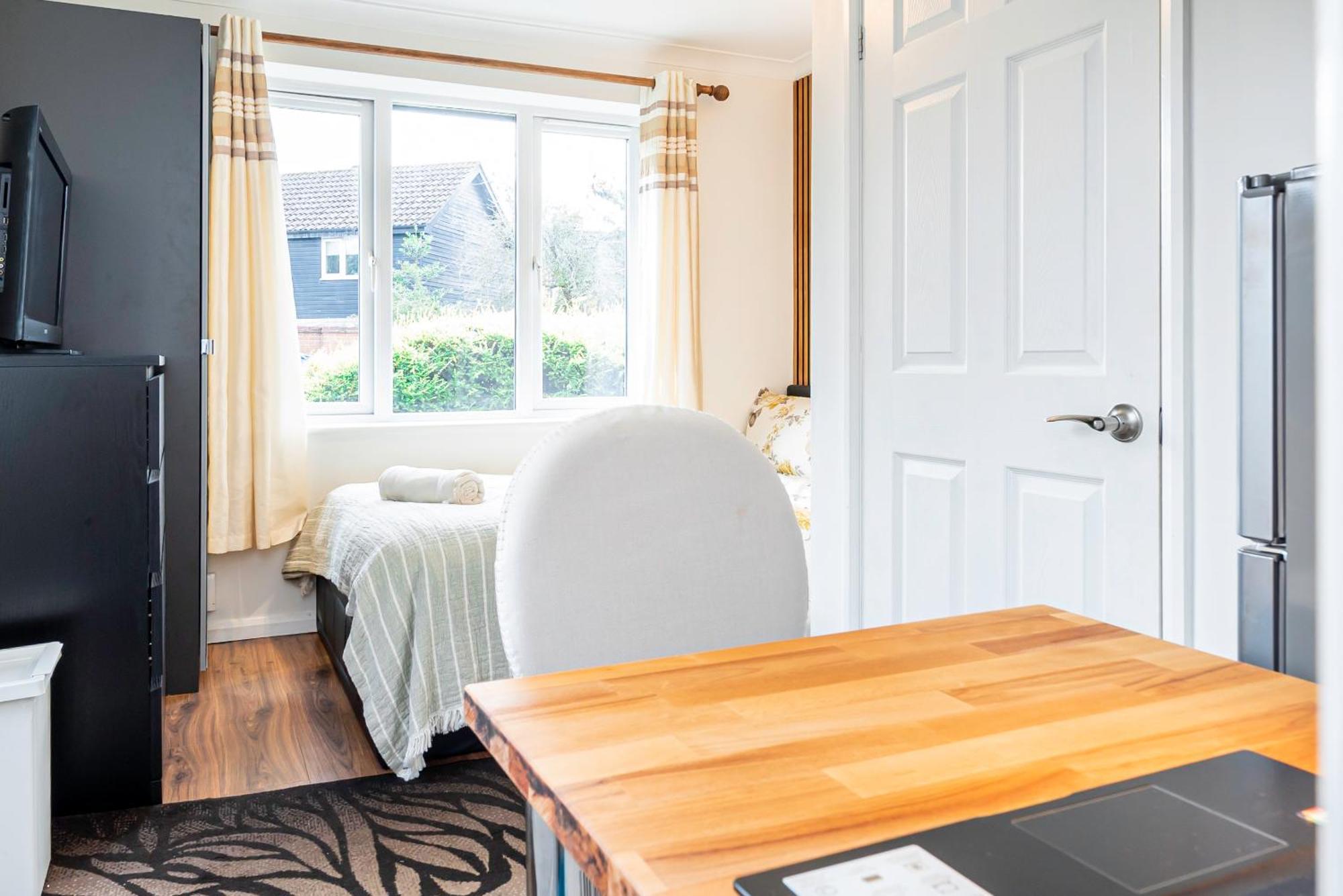 Earley Luxury Ensuite Room With Private Entrance Ρίντινγκ Εξωτερικό φωτογραφία